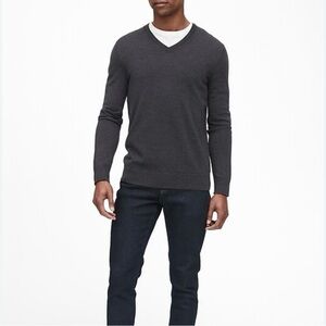 Banana Republic Men's Light Grey 100% Fine Merino V-Neck Sweater Size Small
